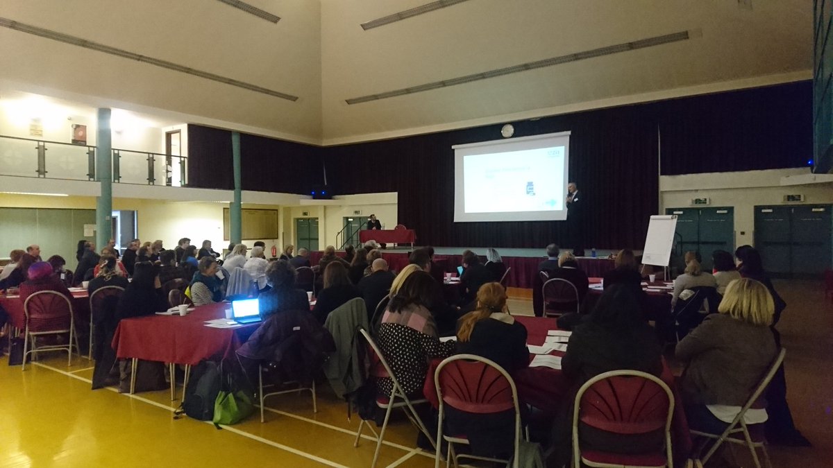 VSNWAmina's tweet photo. @Simon8Abrams presenting a fascinating talk on the power of prevention through social prescribing in Liverpool: building local approaches  #NWSocP https://t.co/8iuMbpxoAg