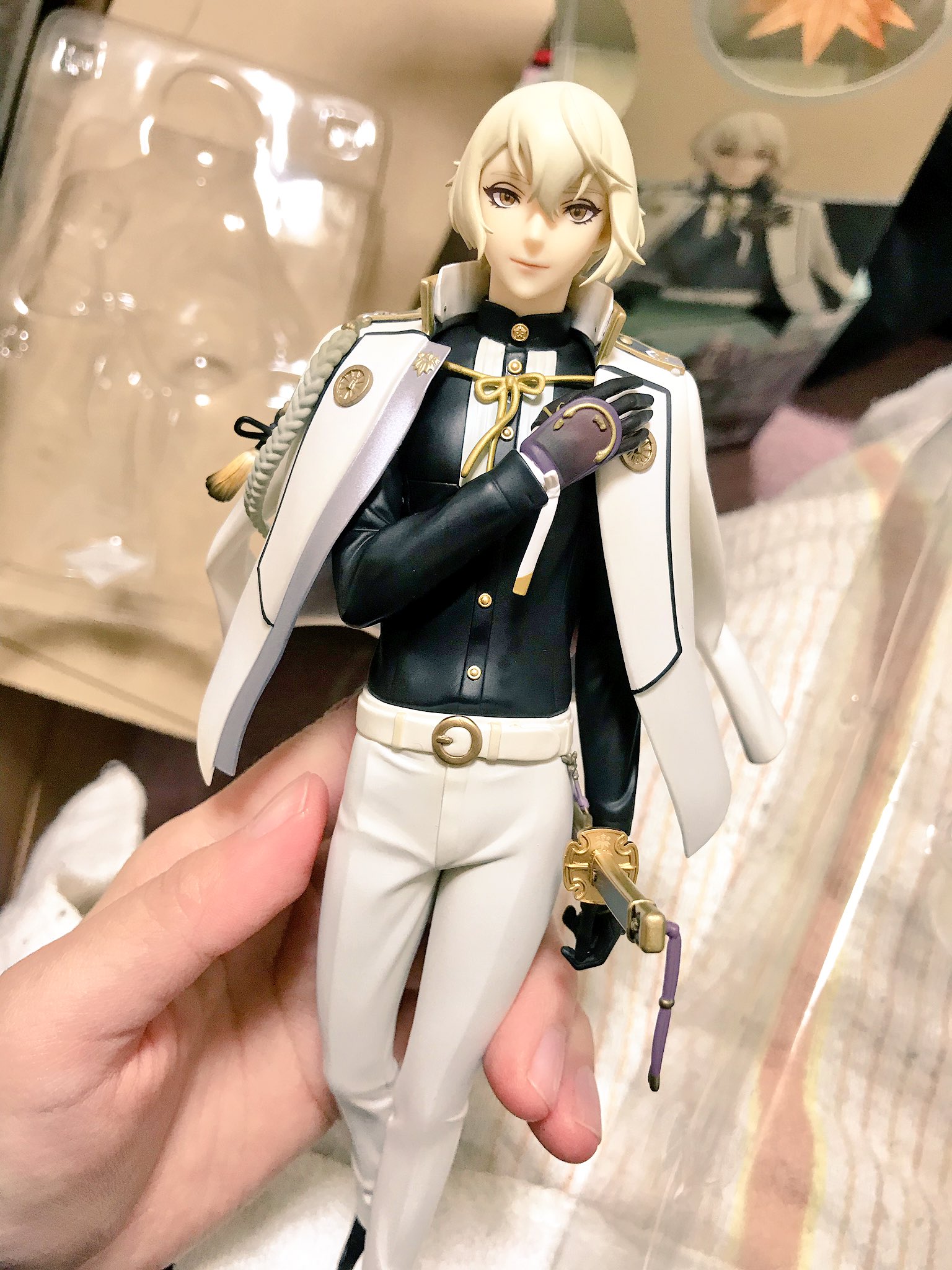 白足袋 髭切さんフィギュア届きましたヤッター 源氏揃ったので出したのですが本当 に綺麗 背景は気にしないでください T Co Kynvxwk0pk Twitter