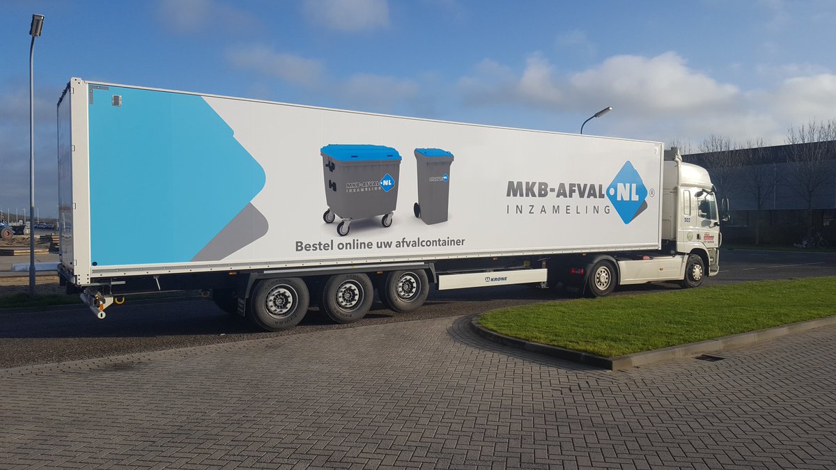 Onze nieuwe MKB-afval trailer :)    
Wie heeft hem al zien rijden? #durftevragen   

#mkb #afval #trailer #service #flexibiliteit