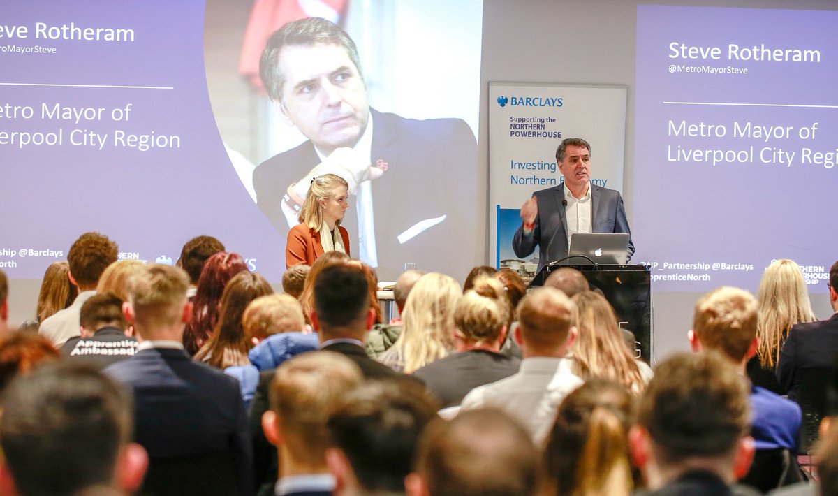 ELGreen93's tweet photo. Give me a microphone & a Metro Mayor and I’ll take the opportunity!
In all seriousness though thank you so much @MetroMayorSteve for attending @NP_Partnership and @Barclays #NorthernPowerhouse Apprentice Summit and sharing your own inspirational apprentice story.
#ApprenticeNorth https://t.co/xDIoRmo08B