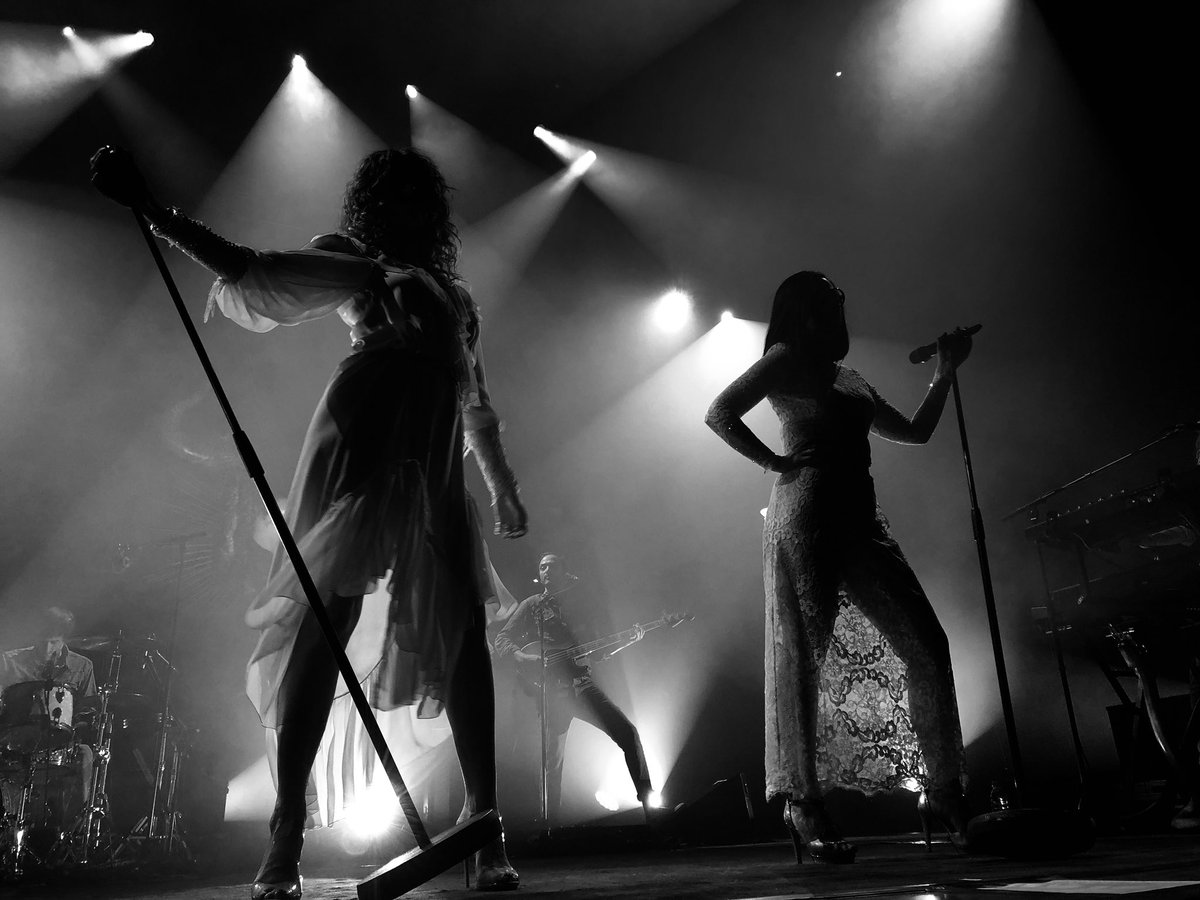 Hier soir nous avions rendez-vous avec les 2 nanas les plus cool et canons de Paris. 😍 <a href="/brigittetheband/">Brigitte</a> en concert c’est le kiff total. Merci <a href="/aureliesaada/">aurelie saada</a> et <a href="/sylviehoarau/">Sylvie Hoarau</a> !! <a href="/sallepleyel/">Salle Pleyel</a>