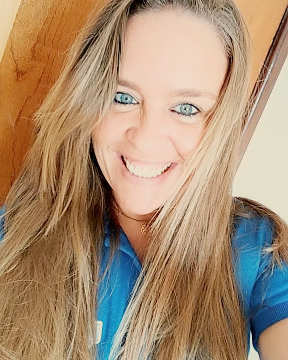 Thaismarquesa's tweet photo. Tô na adolescência da envelhecência! E tô amando tudo isso!
#sepermita #seame #securta #vivaedeixeviver https://t.co/FzOa2lhDQz