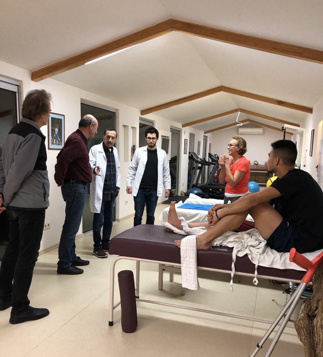 Dünyanın sayılı Spor Hekimliği ve Ortopedi merkezlerinden olan Katar'daki Aspetar'da görev yapan Spor Hekimi arkadaşım Prof. Dr. Emin Ergen'den sürpriz ziyaret... Spor Hekimliğindeki son gelişmeleri konuştuk.