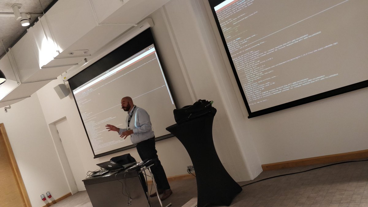 kimi_tri's tweet photo. @Eficode @SUSE  and Steve Mustafa getting their hands dirty with @cloudfoundry at #DEVOPS2018 https://t.co/zT2GzkVv49