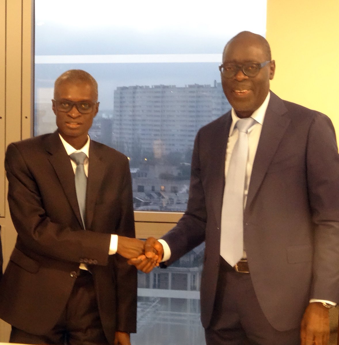 orangeafrica's tweet photo. [#ÉDUCATION 🎓] Pour aller plus loin, @Orange a signé un partenariat avec l’Université Virtuelle du #Sénégal, pour former à distance le plus grand nombre d'africains. #eEducation @UVS_Senegal https://t.co/JOdFWV27Tl