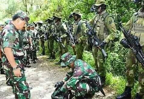 Lomak52325850's tweet photo. DARURAT MILITER INDONESIA DI WEST PAPUA.
MENGIRIMKAN PASUKAN TNI/ POLRI KE WILAYAH PEGUNUNGAN PAPUA APAKAH ADA TERORRIS DI WILAYAH PAPUA DI BAGIAN GUNUNG, ATAUKAH ADA ISIS DI DAERAH PEGUNUNGAN PAPUA.?
INDONESIA FUCK YOU.. https://t.co/oau9hAgGeY