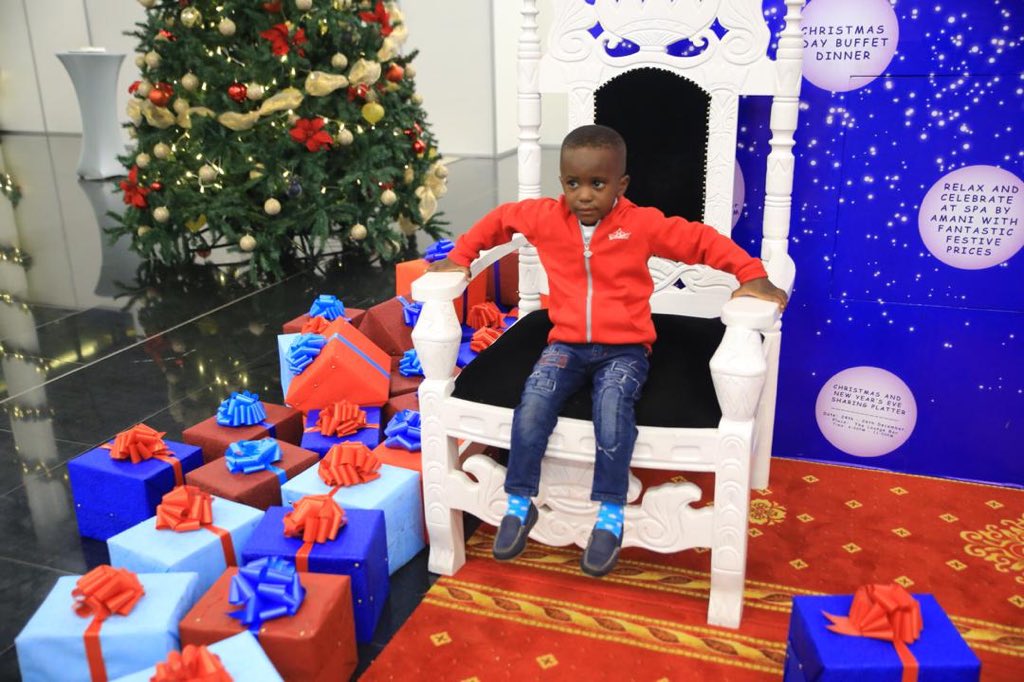RadissonKigali's tweet photo. Getting ready for our annual Christmas Tree Lighting Ceremony. Don’t miss out! Come one come all! #BluBoxRW https://t.co/JpHYu56o0P