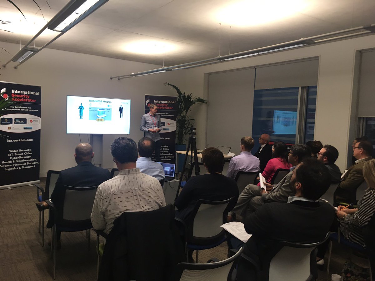 CorkAccel's tweet image. First up we have Alex Babanin of Anova one of our international companies from Germany - using Ai to increase safety and efficiency around implants used in Operating theatres #Day60Demo