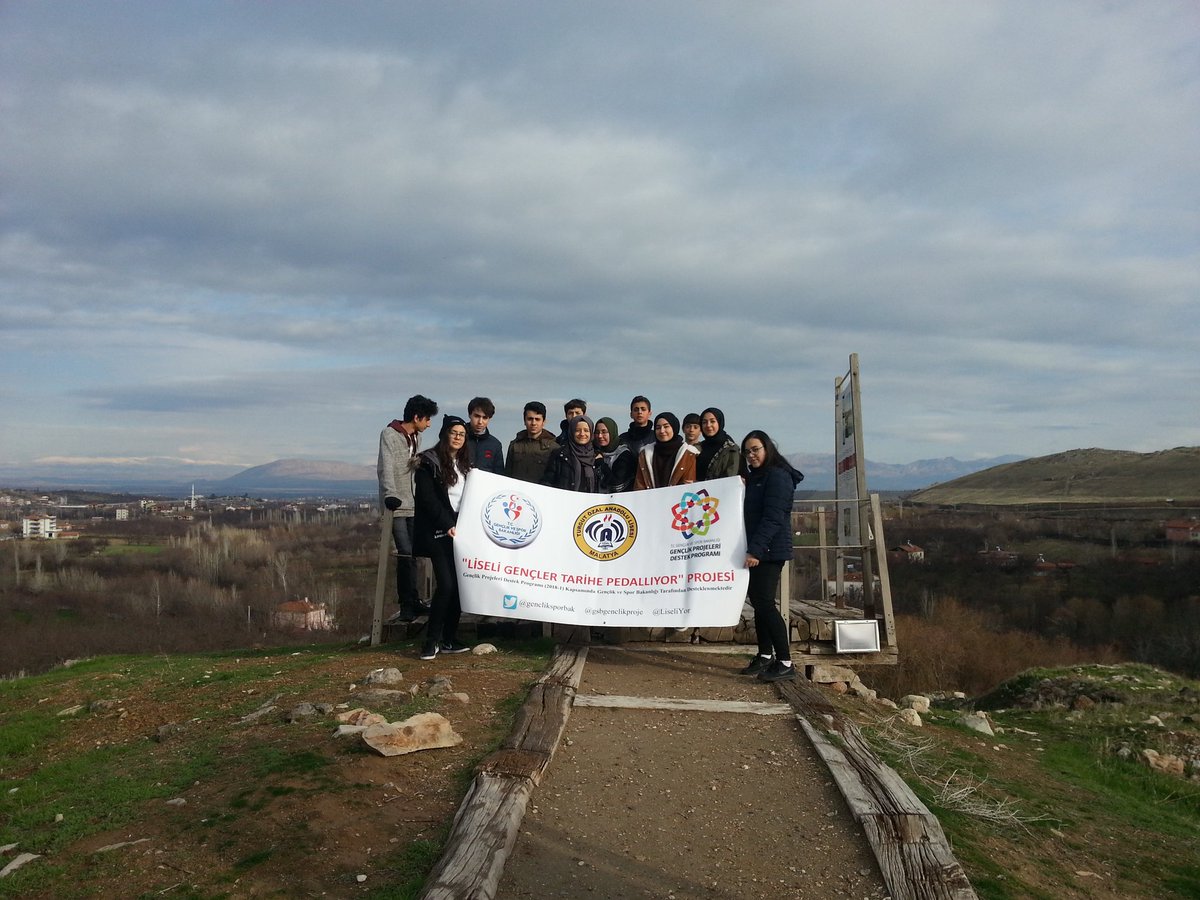 LiseliYor's tweet photo. 5. Turumuzda Battalgaziye ve Tarihe pedalladik @GSBgenclikproje @gencliksporbak @kasapoglu @mbulut06 https://t.co/qELy1Ac056
