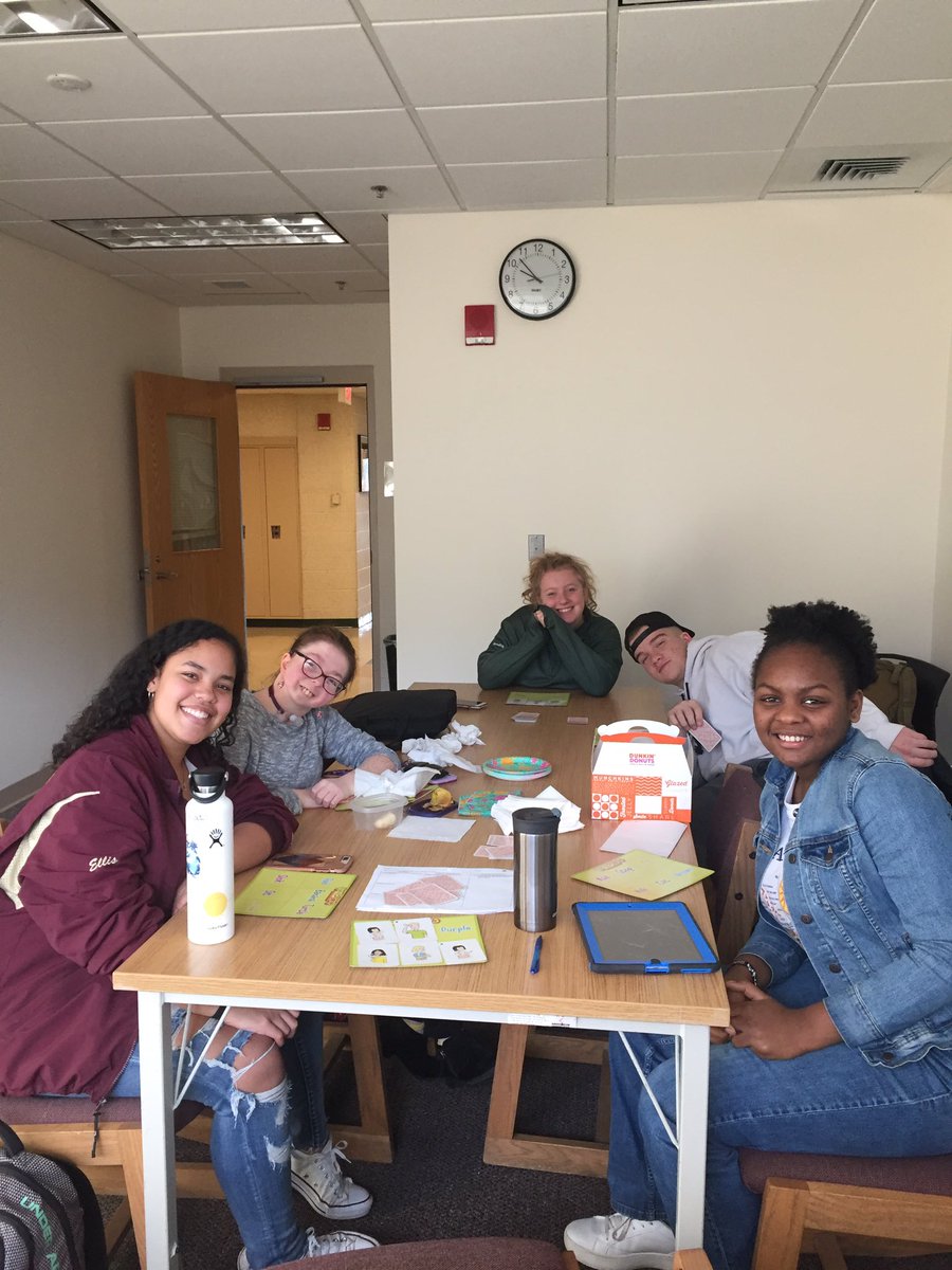 mazzola_mrs's tweet photo. Lots of fun in sign language games #arhsstep @ARHSHarby https://t.co/UoDxOpXpXe