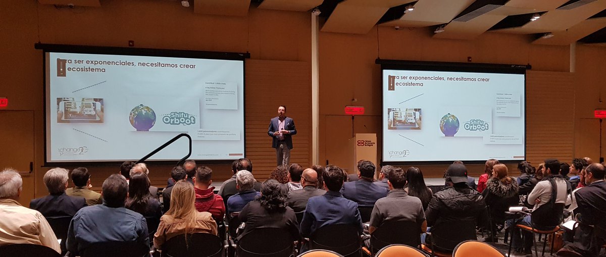 Jenn_pineda's tweet image. En el cierre del proyecto #RetoCluster, se realizó sesión de networking con potenciales clientes de 10 empresas de #SoftwareyTI de Bogotá que sofisticaron sus productos y servicios con realidad virtual y aumentada. @camaracomerbog @Tecnalia_Co @InnpulsaCol apoyó @PTPColombia