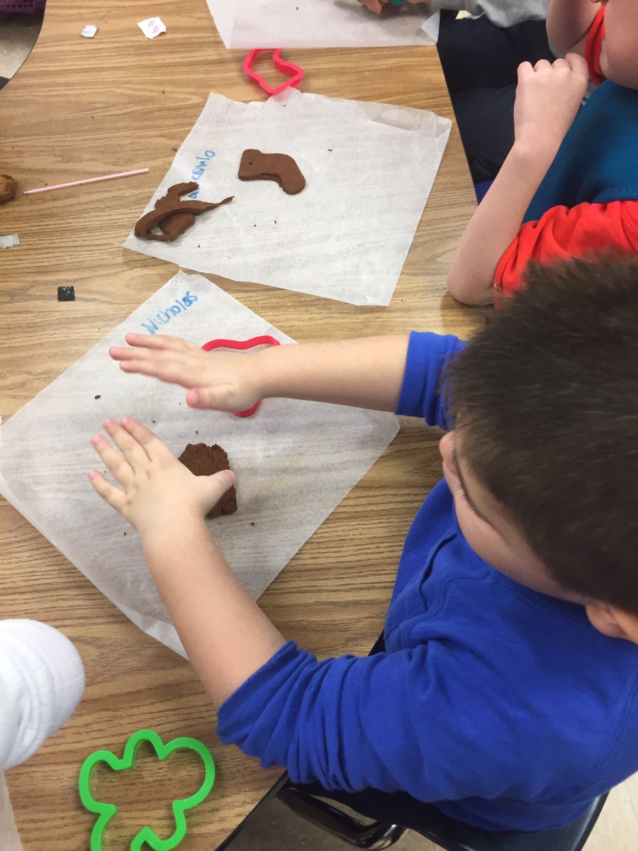 Making cinnamon ornaments in OT! We loved it!! @MeadowDrMineola #MineolaProud <a href="/mmeekel/">By Maggg</a>