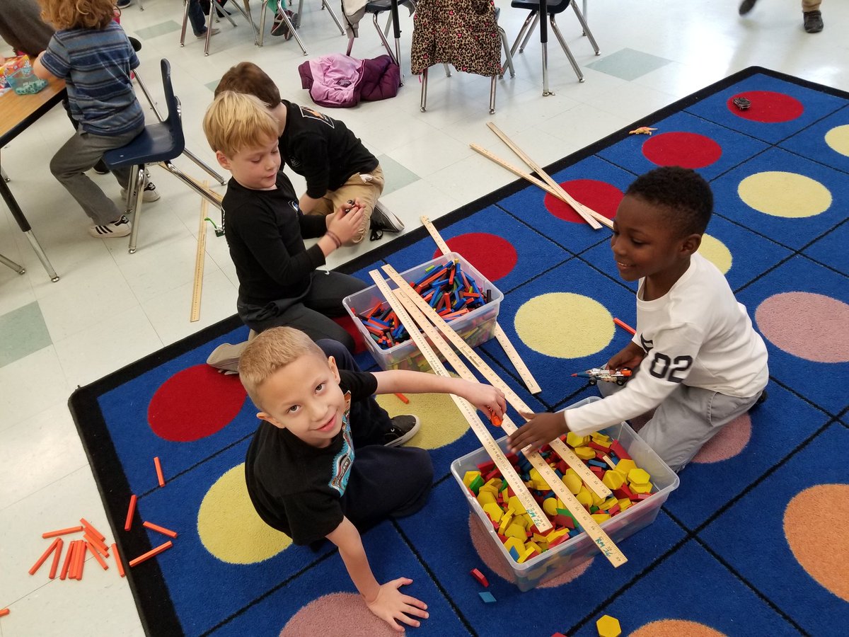 LAM8791's tweet photo. STEAM in Kindergarten #alantonastros https://t.co/KCjabELhRA