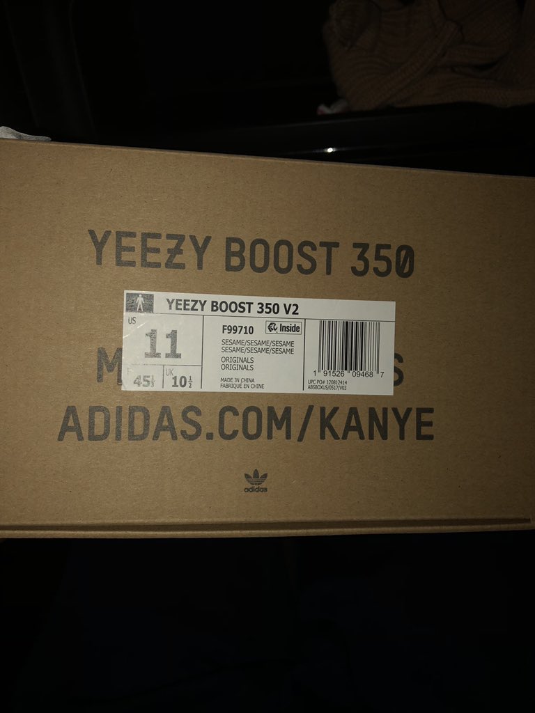 ResellingB's tweet image. SELLING THESE STARTING AT $200|WORN ONCE TO TRY THEM ON| SIZE 11| RETAIL IS $220 THIS IS A GREAT DEAL!