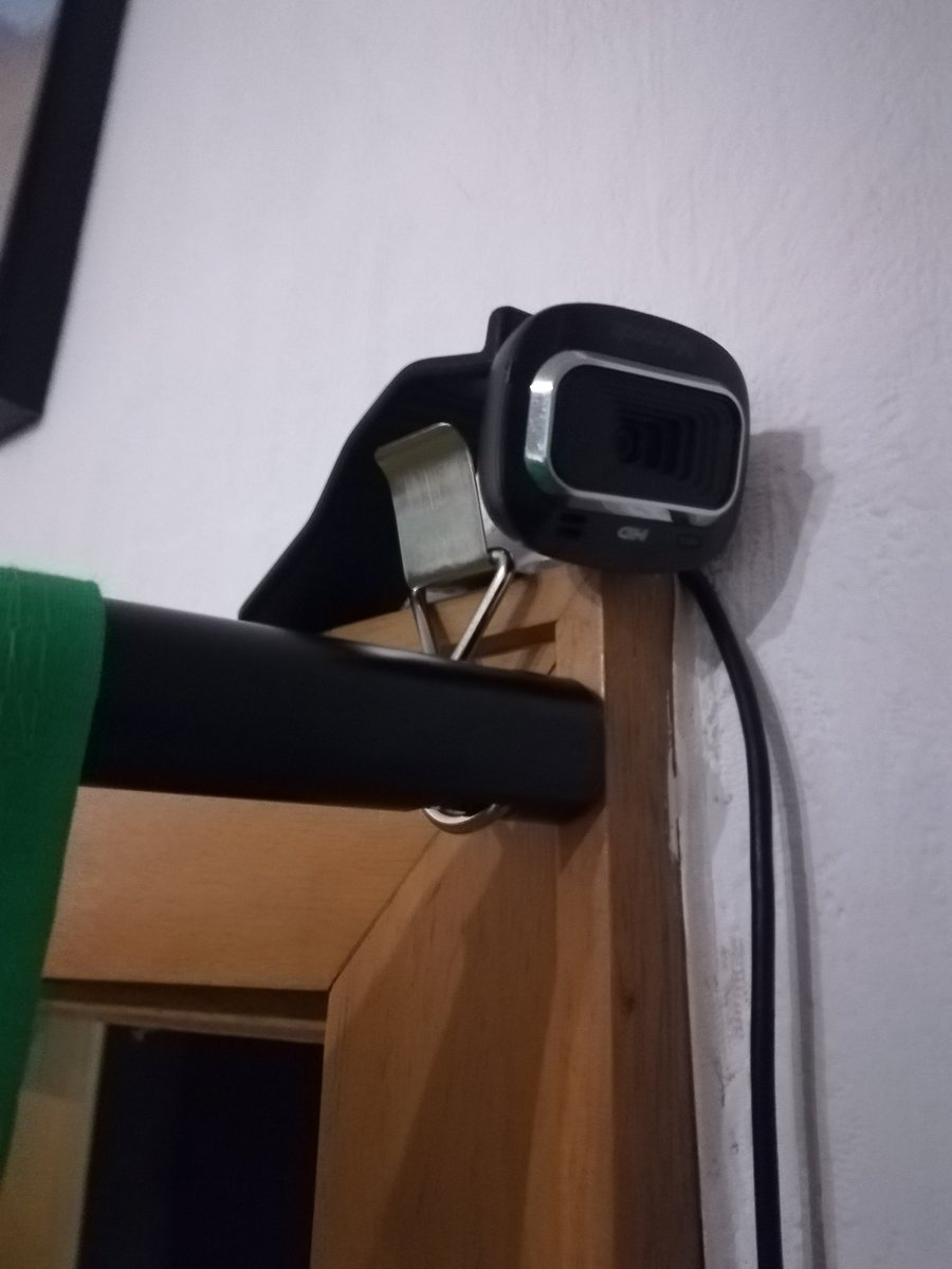 DerPoleChris's tweet image. Den Greenscreen neu fixiert 💪😏 #TrustMeImAnEngineer 👷‍♂️