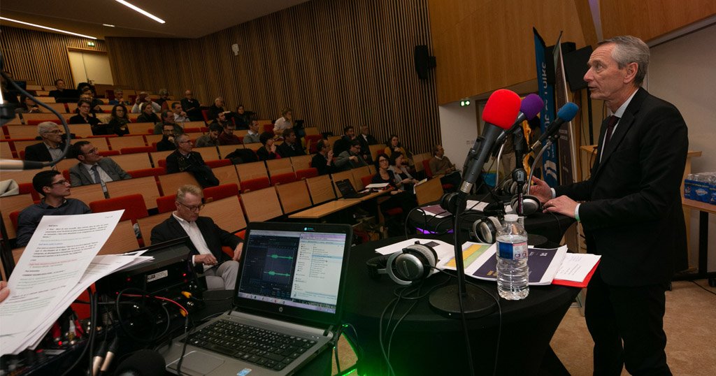 paysdelaloire's tweet photo. 🔴🎙En direct du @LaboLS2N, @Paul_Jeanneteau lance la 1ère émission de radio dédiée à #Résolutions en présence des lauréats, porteurs de problématiques et solutionneurs. Résolutions c’est :
✅6 appels à innovations/an
✅5 équipes lauréates/édition 
✅20 000€/solution développée https://t.co/ZuZ5lQlzqD