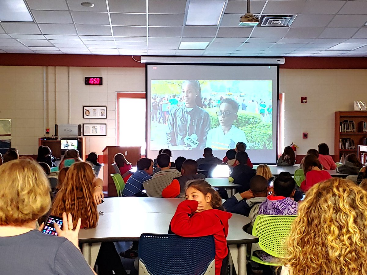 CarverES_RH's tweet photo. @CarverES_RH students went on a Virtual Field Trip. Music to our ears with @DawnHouck2 @ghughes704 @ksrira81 #SymphonyLive #GPBEducation #Music #Pitch #Sound #4thand5thgradecurriculum https://t.co/zDeiuUAFs0