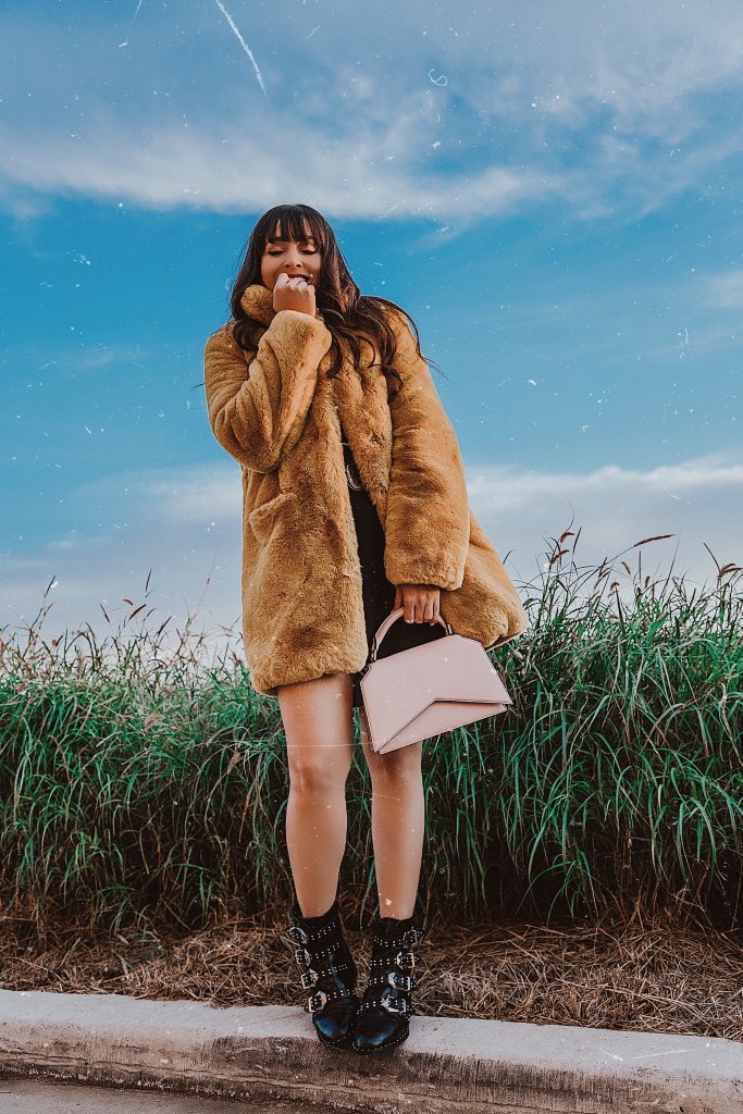 Never stop dreaming! Do not let anyone destroy yours dreams! The sky is the limit! // Nunca dejes de soñar! No permitas que nadie destruya tus sueños! El cielo es el limite! 💫 booties <a href="/PublicDesire/">Public Desire</a> / coat <a href="/boohoo/">boohoo</a>