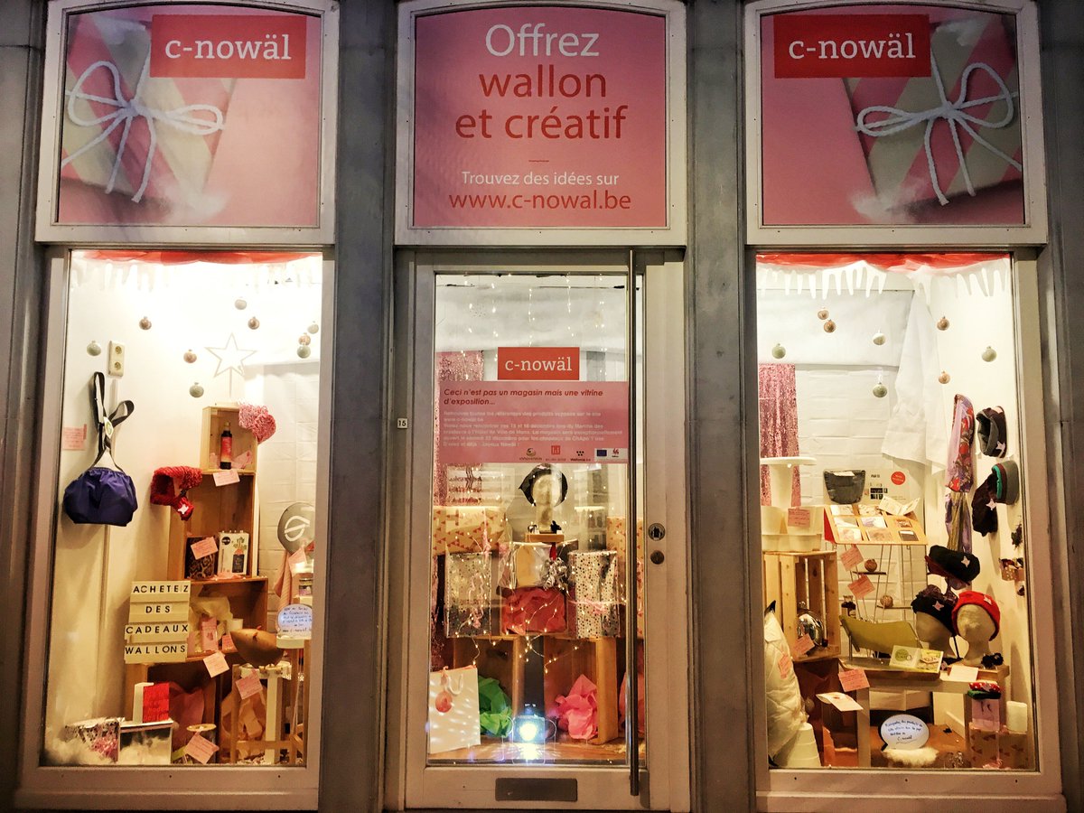 c_nowal's tweet image. Nous avons décoré une vitrine dans le piétonnier montois. Elle est remplie de cadeaux créatifs et wallons. De quoi s'inspirer.
#Mons #cadeaux #wallons #locaux 
@InnovaTechASBL @WDsgn