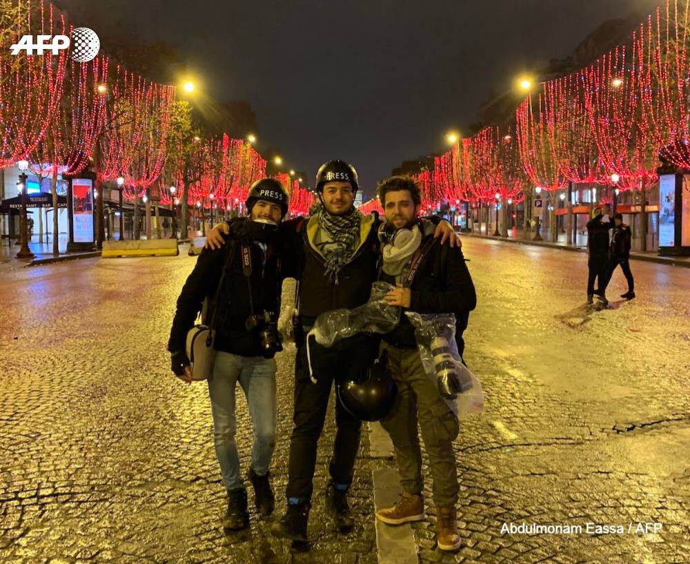 Ces témoignages @zakria_alkafi <a href="/abdfree2/">Abdulmonam Eassa</a> <a href="/SameerAlDoumy/">Sameer Al-Doumy</a> doivent absolument être traduits en français  correspondent.afp.com/yellow-rage-th… <a href="/AFP/">AFP News Agency</a> <a href="/AFPblogs/">AFPblogs</a>