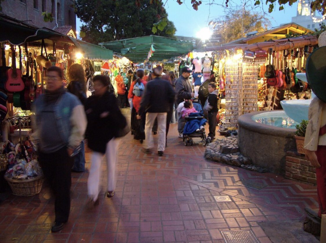 BranchNotes_'s tweet image. Olvera Street Los Angeles