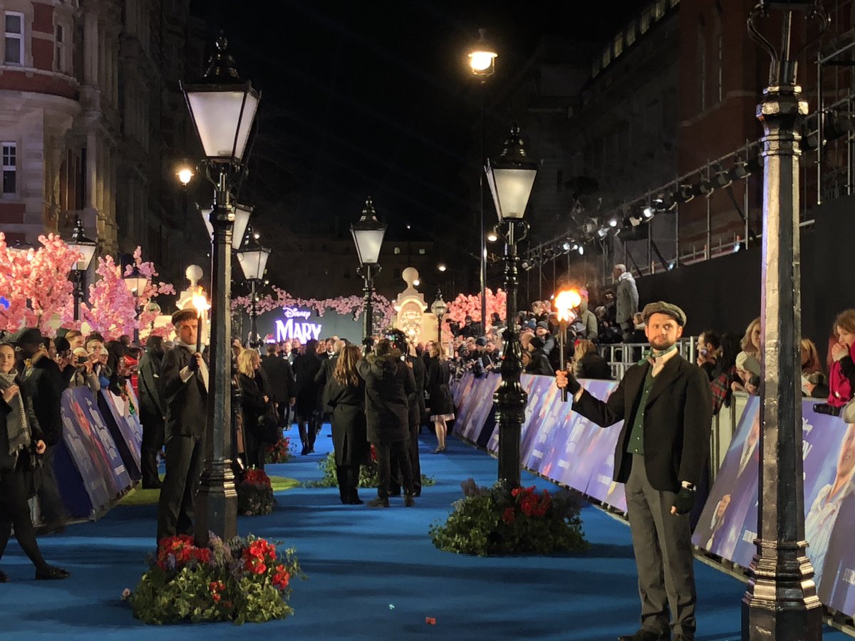 Harryguthrie's tweet photo. #MaryPoppinsReturns great to be on the carpet for this one #eventprofs https://t.co/vzNuUeKDpr