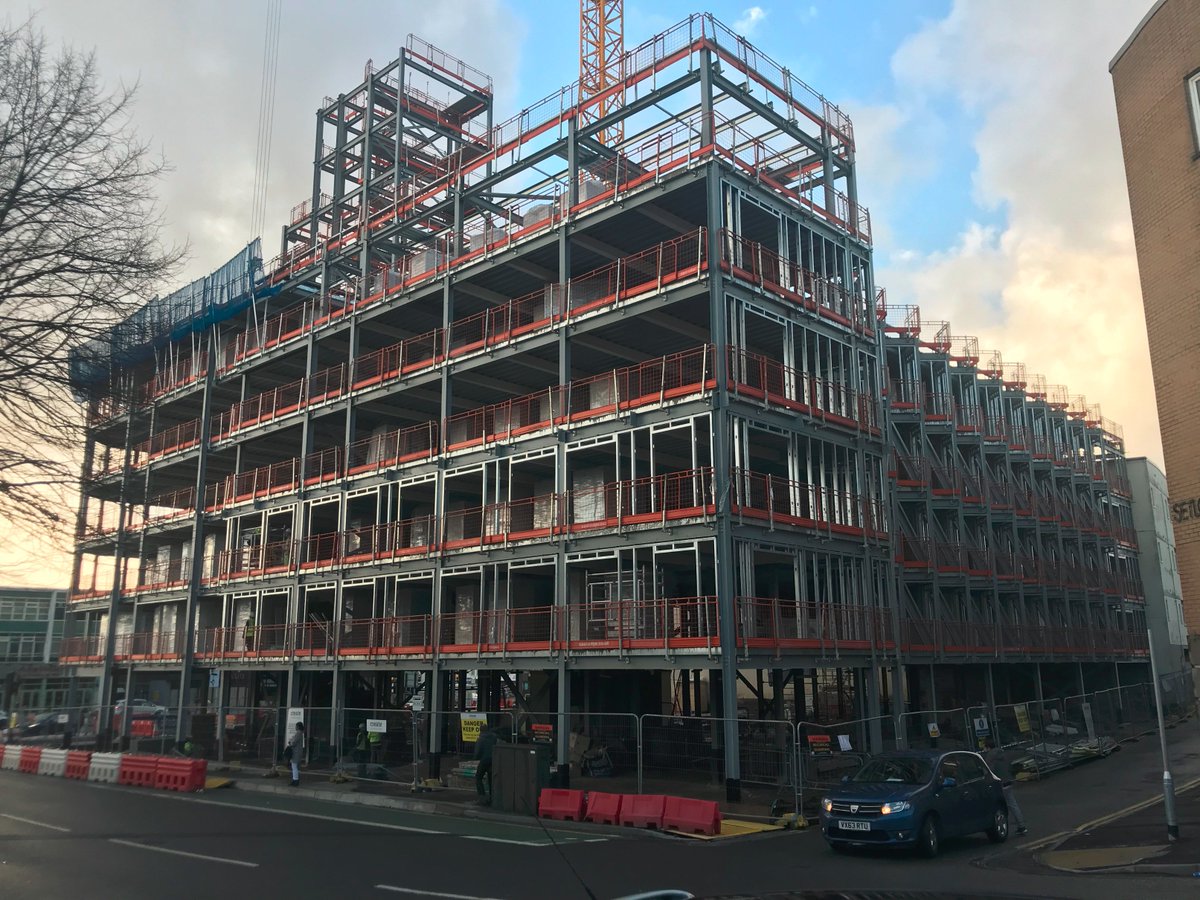 Steel framework on the new Crosslane #studentaccommodation development in #Swansea continues to progress well. The appearance of the building is really taking shape, along with the start of the 14-storey tower.@MaithDesign @CreateConLtd @rhomco @ShearDesign2 @Prime_Student