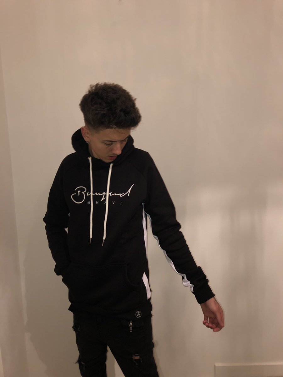 BlackguardCloth's tweet photo. New drops. Friday 00:00. https://t.co/4ggDejofbn https://t.co/VTR1fUPAcg