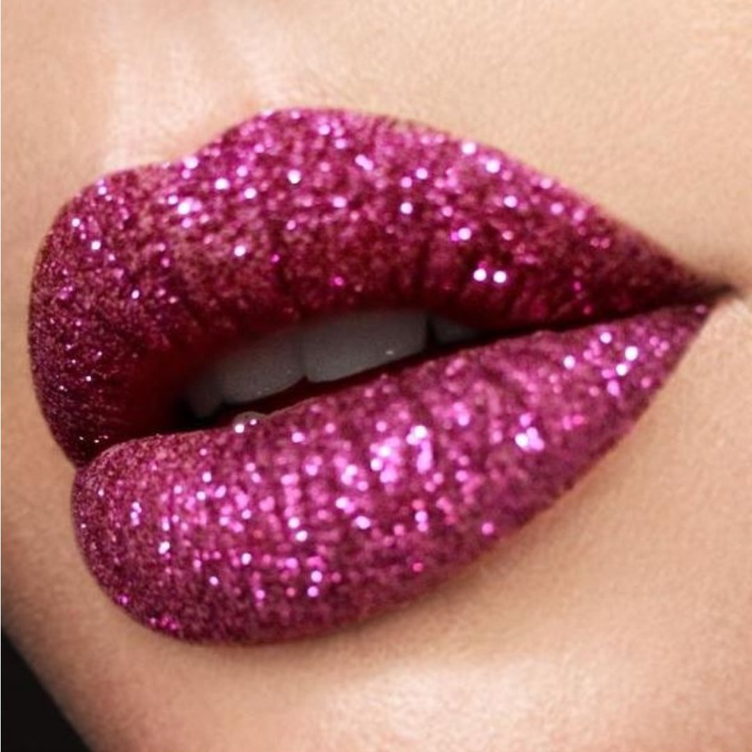 _LoveMyFashions's tweet photo. Office Christmas party coming up? We are loving this lip. The glitterati has arrived!
#LoveMyFashions #LMFStyle #LMFInspo #Makeuptrends #Trending #ChristmasParty2018 #BirminghamUK #OOTD #Glitter #Glitterlipstick #goals #Christmas2018 #festivefeels #Inclusivefashion #Style https://t.co/ORFnQXzIfC