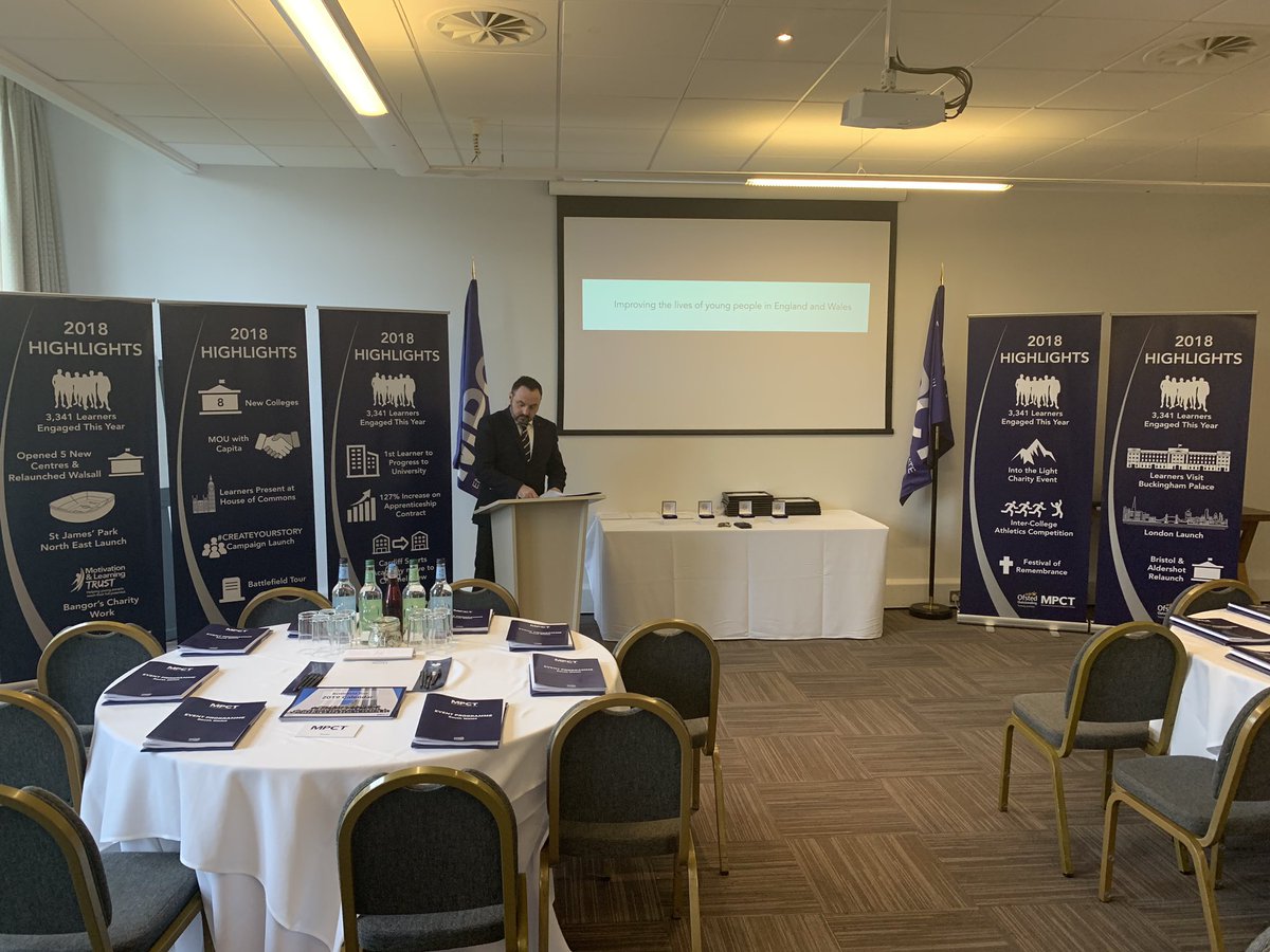 The MD warming up for the 3rd #SLTawards ceremony. <a href="/MPCT_HQ/">MPCT</a> <a href="/HuwLewisMBE/">Huw Lewis</a>