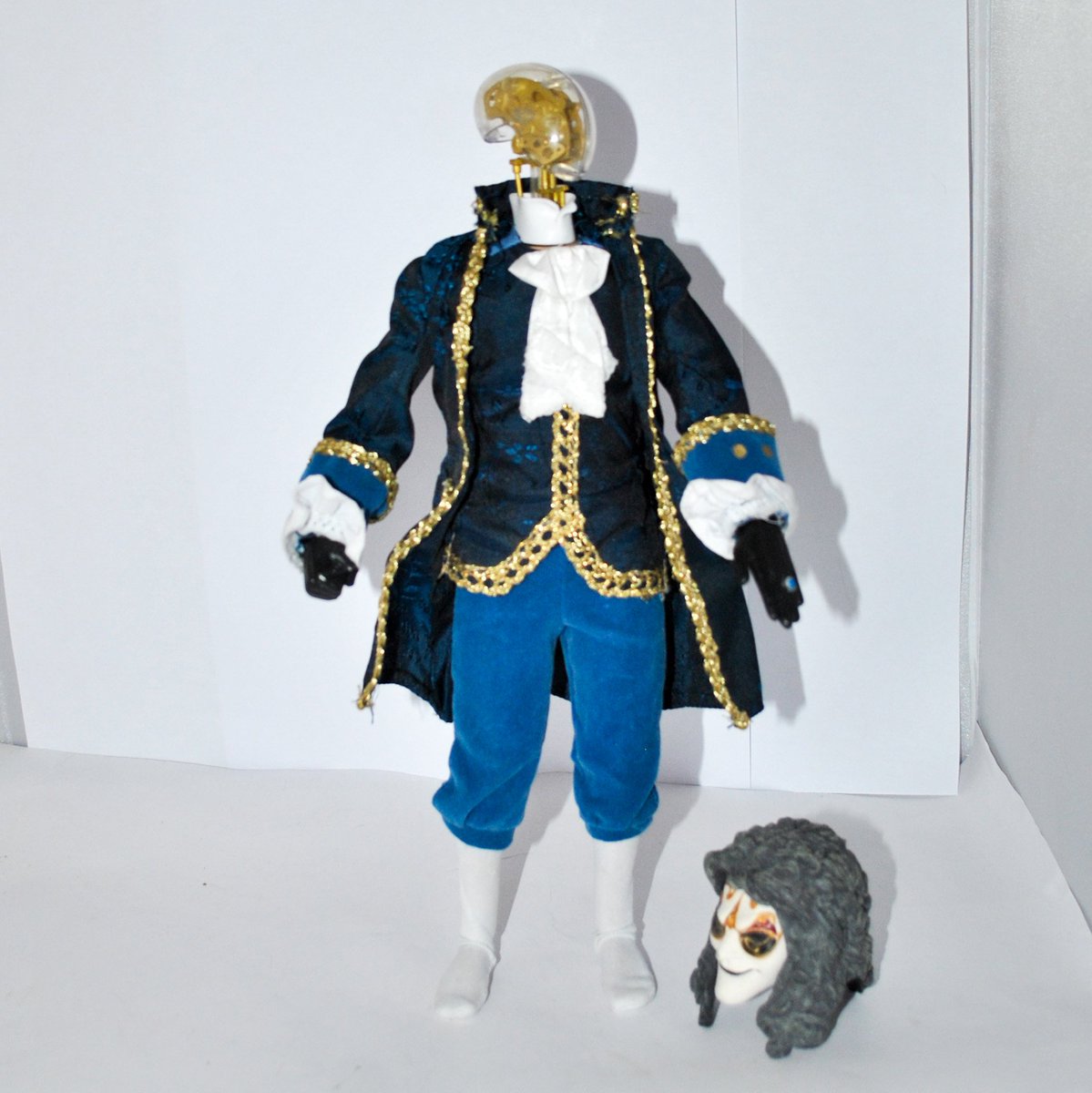 CTToys's tweet photo. Check out these BBC Doctor Who - 10th Doctor and Clockwork Man 12 Inch Action Figures from Series 2, Loose by Character Options from 2004 https://t.co/mJMFvyiaN0 via @eBay_UK
#BBC #DoctorWho #ClockworkMan #actionfigures #CharacterOptions #collectables #toys https://t.co/zuDuxT2Su9