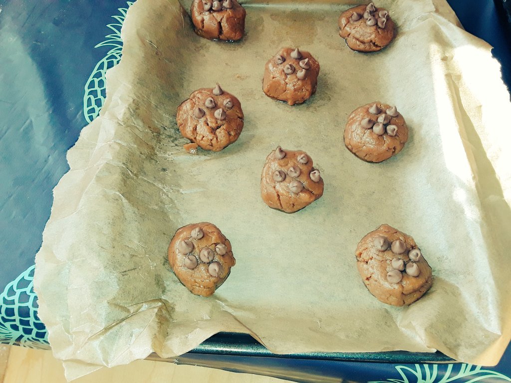 springnortheath's tweet image. Today Baby room made chocolate chip cookies for Santa and will be munching on tasty carrots for Rudolph.🦌🦌🎄🎄🎅🏽
