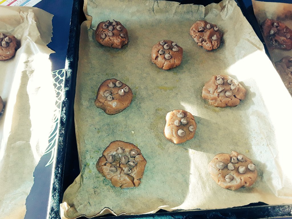 springnortheath's tweet image. Today Baby room made chocolate chip cookies for Santa and will be munching on tasty carrots for Rudolph.🦌🦌🎄🎄🎅🏽