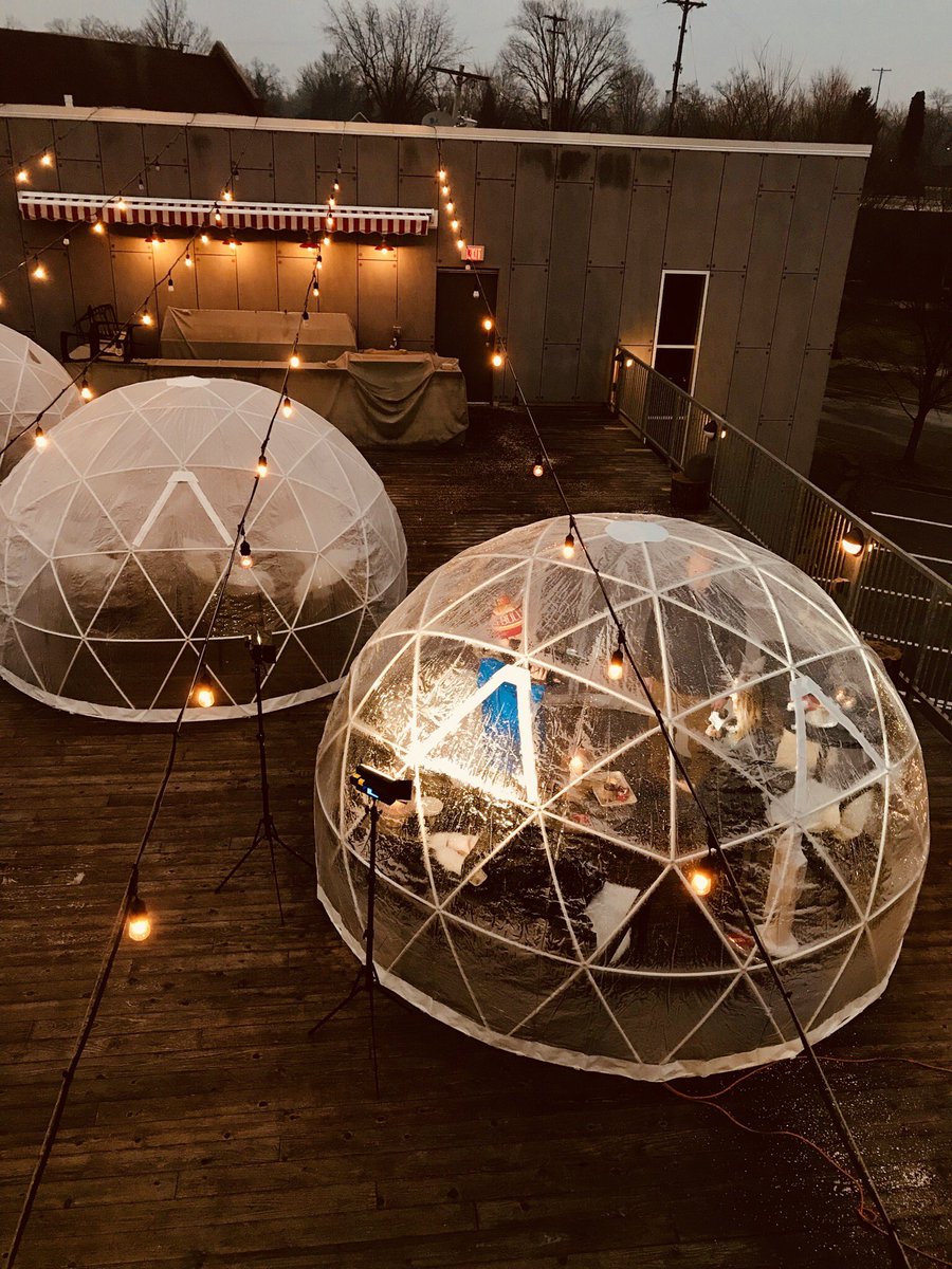 FentonFireHall's tweet photo. Here’s to a TV crew goin’ live in a rooftop igloo! Props to @AChodnickiTV &amp; @nbc25fox66 https://t.co/M19a3RYEmK
