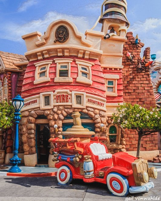 gvonwahlde's tweet photo. Where's the Fire?
Hopefully you won't be relying on the #Toontown Fire Department any time soon.
#Disneyland @Disney #PSElements #colorful #makebelieve #Cartoon #Canon #canon60d #canonbringit @canonusa #photography #picoftheday #photo #fotografia https://t.co/X59uH3bvJY