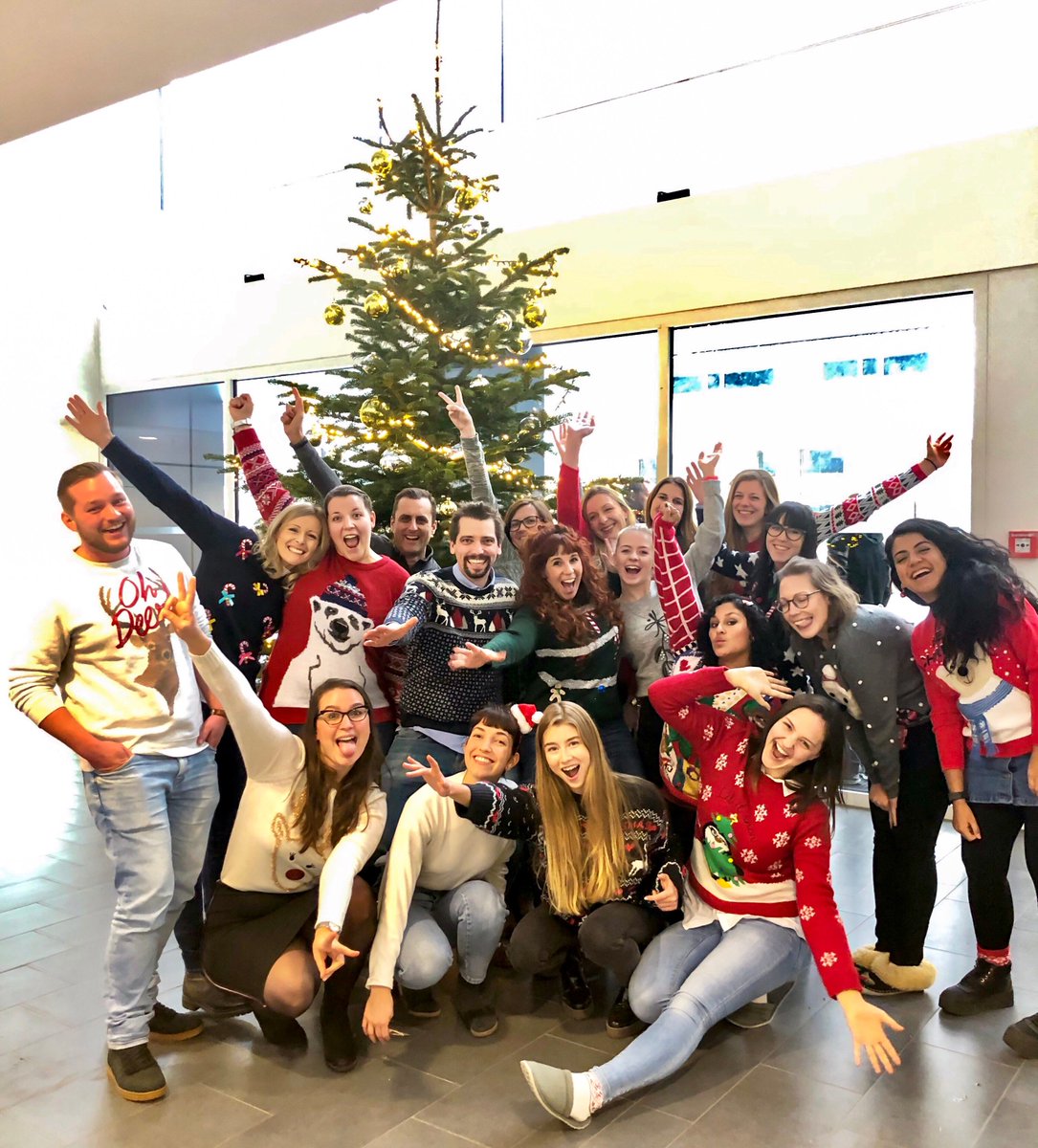 Christmas mode on at our #hotelkit headquarters in snowy Salzburg! ❄️🎄We wish you all a great holiday season! 😍 🎁
#oneteamonedream