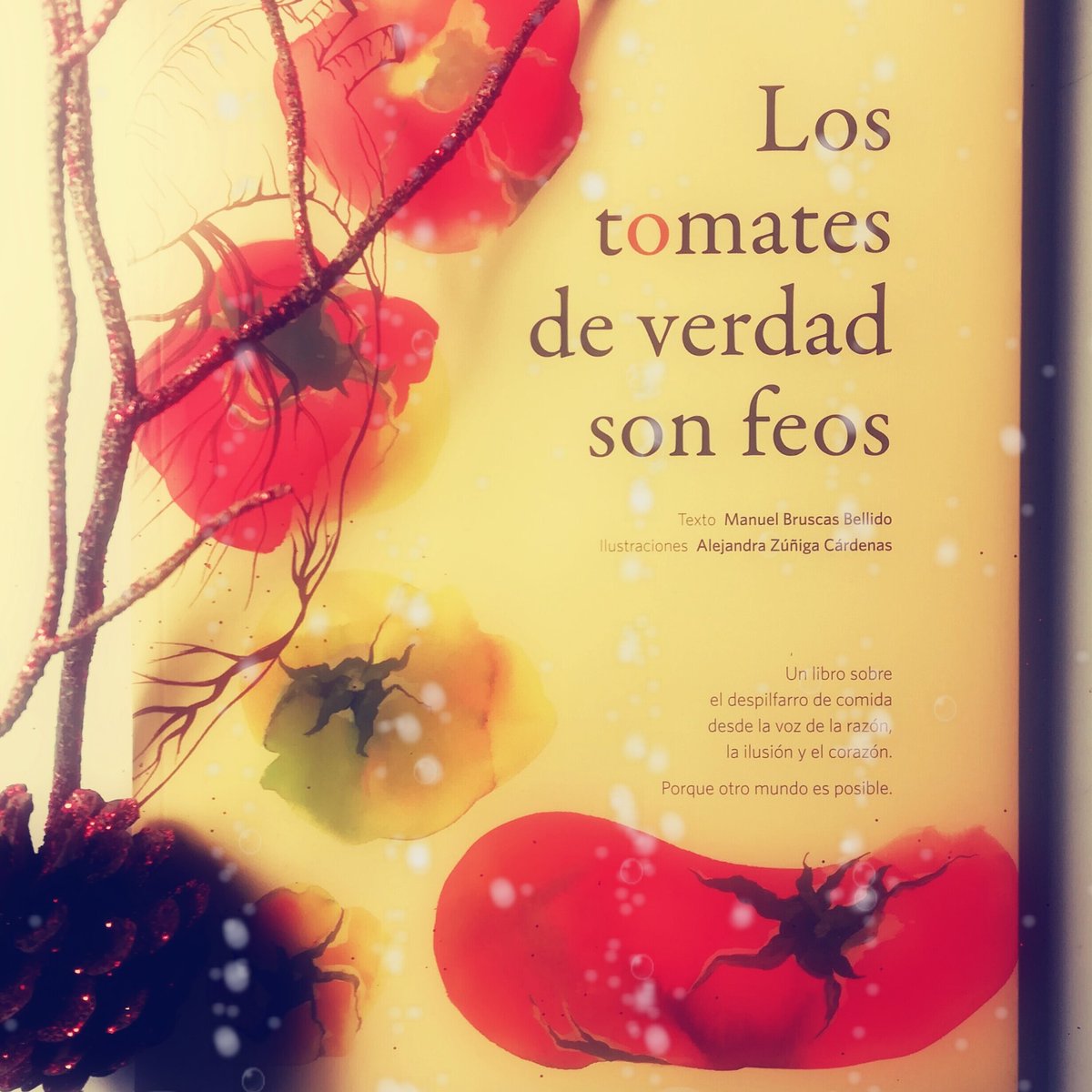 Este libro feo también estará en venta este fin de semana 15 y 16 de Dic, en el Creative Market Nadal, en la Cooperativa Obrera de Tarragona, Carrer Fortuny 23. Sábado y domingo de 10-14h y de 17-20h. Un regalo original 🎁🍅🌲❄️