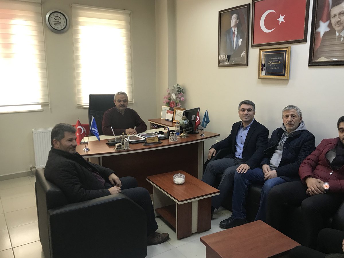 Dumlupınar mahalle muhtarımız Orhan EZBER beyi ziyaret edip istişarelerde bulunduk.Misafirperverliği için teşekkür ediyorum.