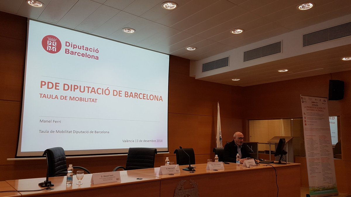silviacasorran's tweet photo. Un placer volver a aprender de movilidad al trabajo con @ManelFerri, esta vez exponiendo la experiencia de @diba @XarxaSost con su #PDE, en la jornada #ProMoSosTra de @transporteysoc @CaminosUPV https://t.co/jPxvtP4HSE