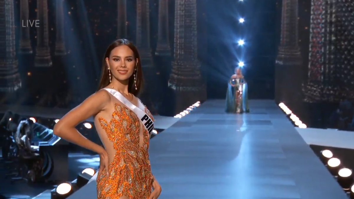 missnuev's tweet photo. Stunning kaayo oyyy! Catriona Gray, 24, Philippines for the wiiiiiinnn!!!!!!! https://t.co/WqwHXW7fDK