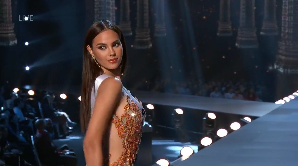 pjpunn's tweet photo. Congratulations Miss Universe Philippines Catriona Gray stand out in all aspects. Kudos to team Cat

#MissUniversePhilippines #MissPhilippines #MissUniverse2018 #MissUniverse #CatrionaGray #LavaWalk #Philippines #MissUniverso #MissUniverso2018 https://t.co/J1VercJw7J