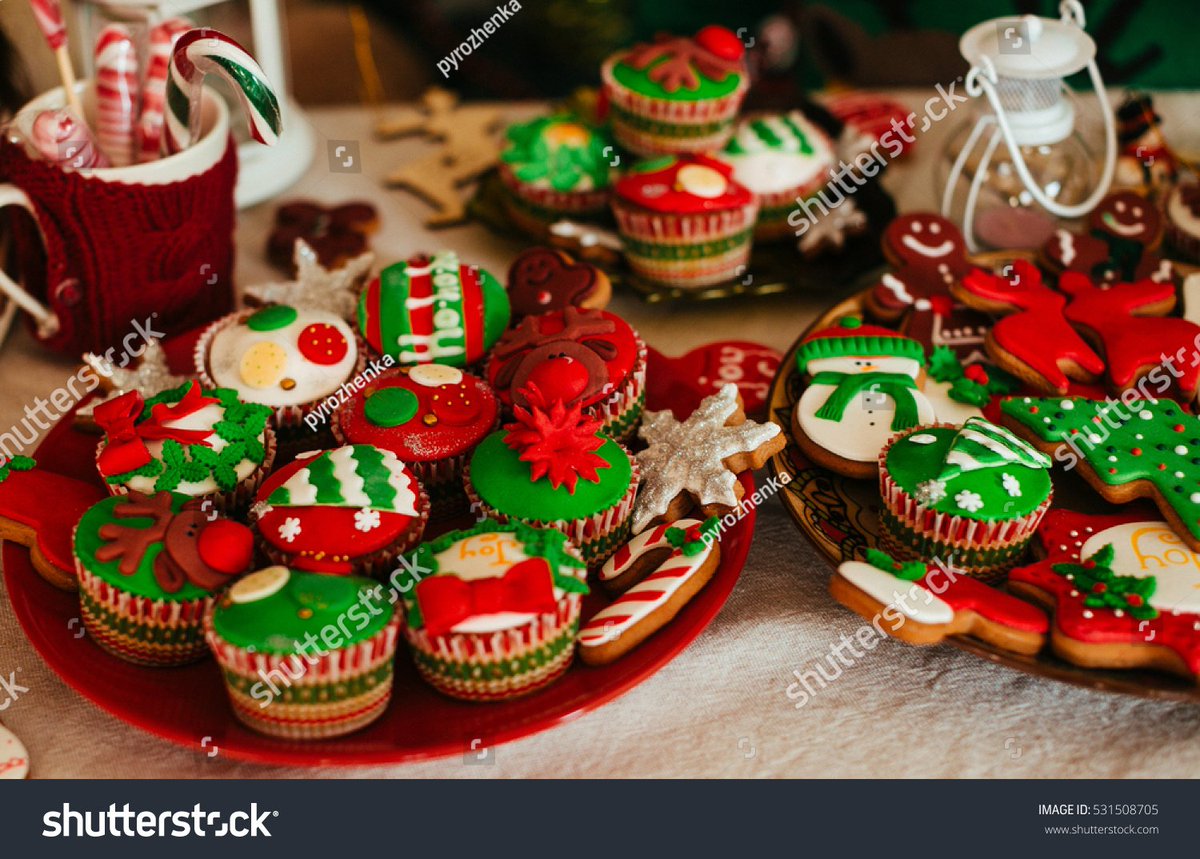 RomeaBakes's tweet photo. #MerryChristmas the first 10 who retweets this gets *15%* off the next item from our online shop between the 15 of December and 15 January #DealOfTheDay https://t.co/3ihNSNyNPc