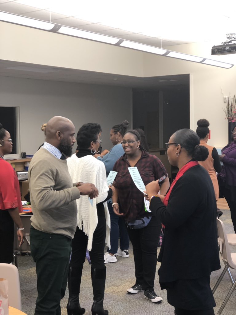 Stephanie_BMcCo's tweet photo. DPLC Session 3 with @MemorialMS @CarverOCPS #OCPSACE enjoying an innovative vocabulary game of Taboo focused on the roles as they prepare to embark on Guided Visits. @ocpsPL #closereading #collaboration https://t.co/GiE6S7oIKV
