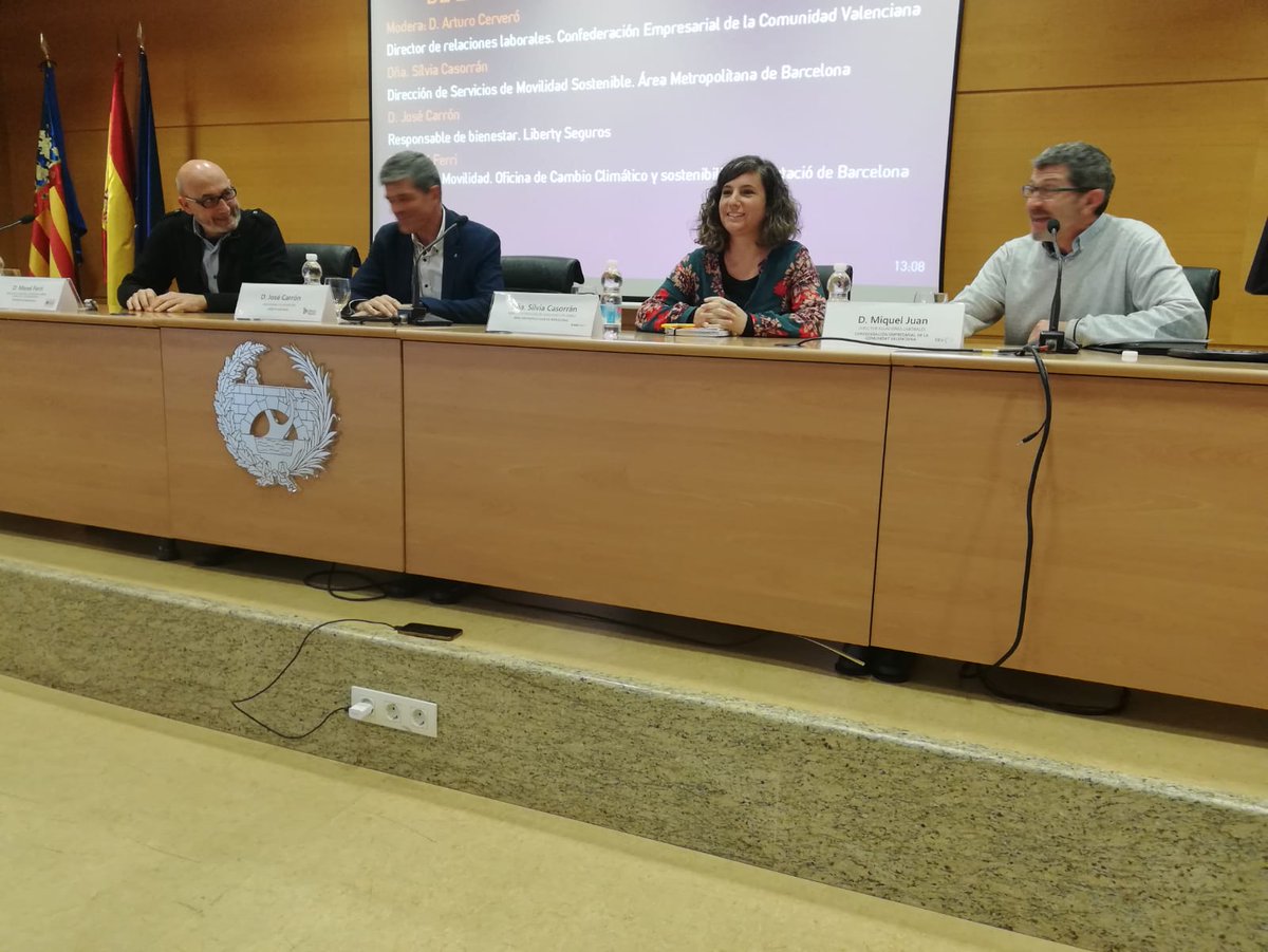 bicicletaAMB's tweet photo. Avui hem estat a la Jornada #ProMoSosTra organitzada per @transporteysoc de @CaminosUPV @UPV explicant que al gener repartim 90 bicis elèctriques a 26 empreses metropolitanes. Fins el 17/12 podeu demanar-nos-en #Biciempresa Més informació 🚲🚲🚲👉 https://t.co/S6e7lkFbwh #AMBbici https://t.co/hOvZw5EAn0