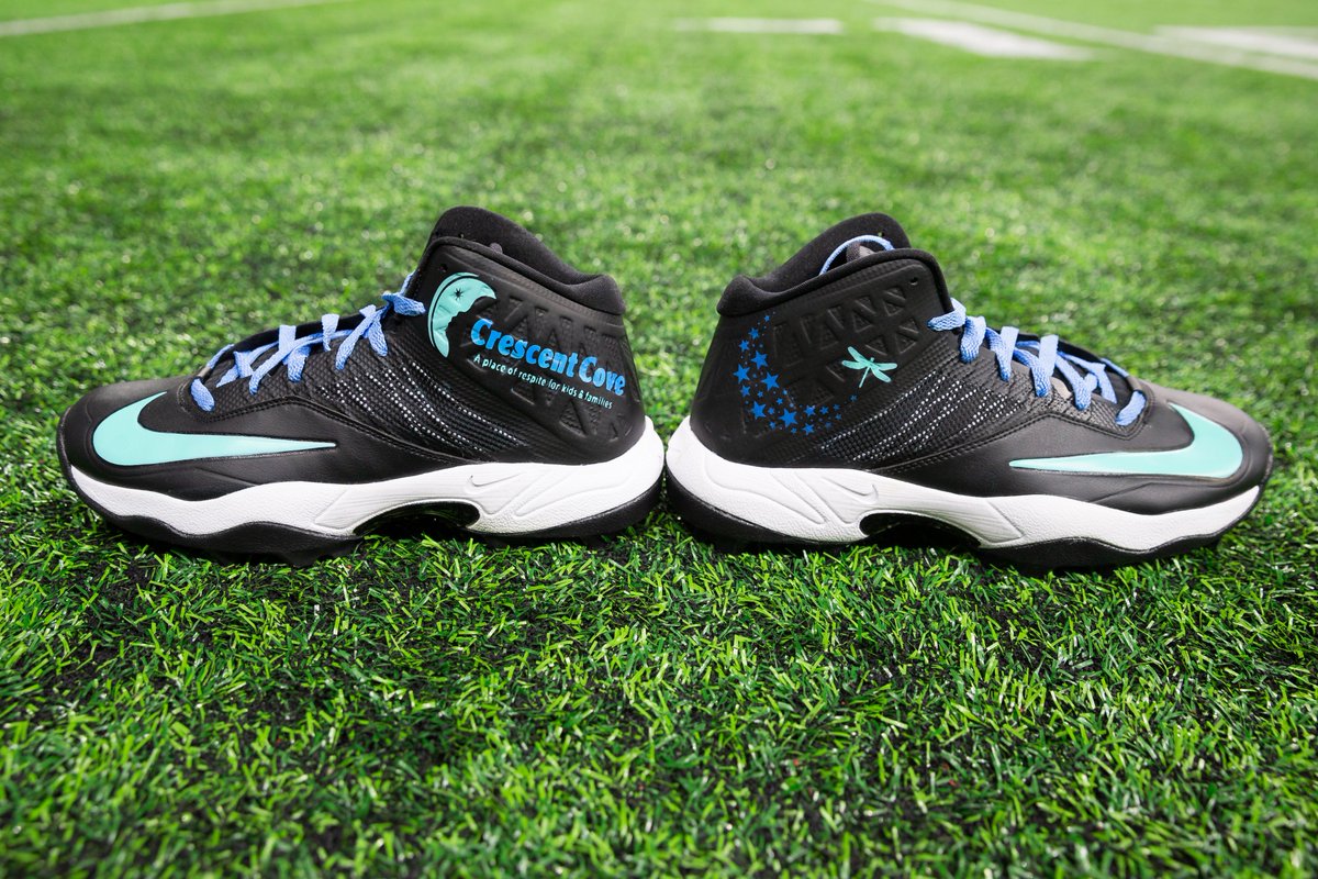 CrescentCove's tweet image. Shout out to @elflein65 for supporting @CrescentCove this Sunday as part of the NFL's #mycleatsmycause program. We are so excited to watch #65 and his Crescent Cove cleats!  vikings.com/news/vikings-t…