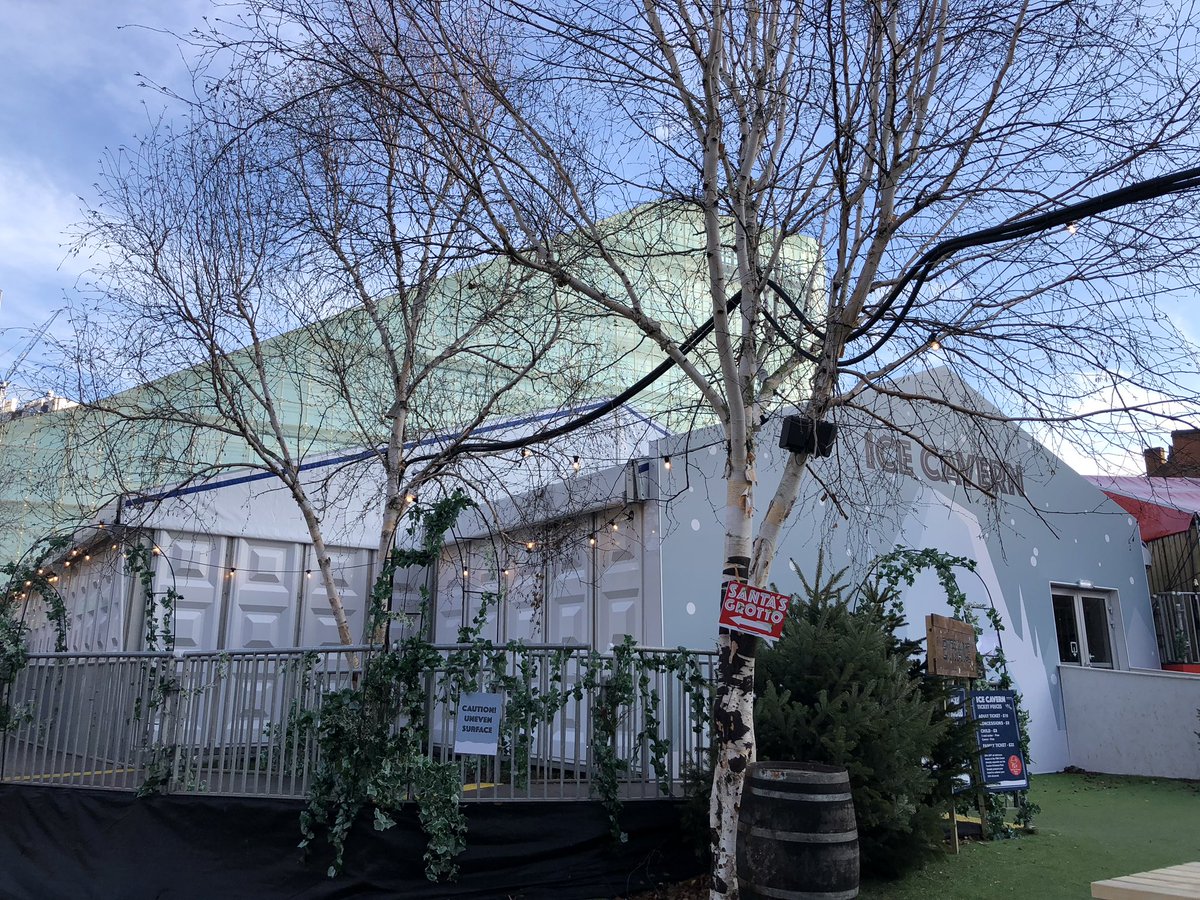 losbergeruk's tweet photo. We’ve taken a trip up north to @TheIceVillage to see the Losberger De Boer built Ice Cavern hosting sculptures by @IceSculptor ❄️ A chilly -12 inside and we left with all our fingers and toes - win! https://t.co/yN7mJdI2pg