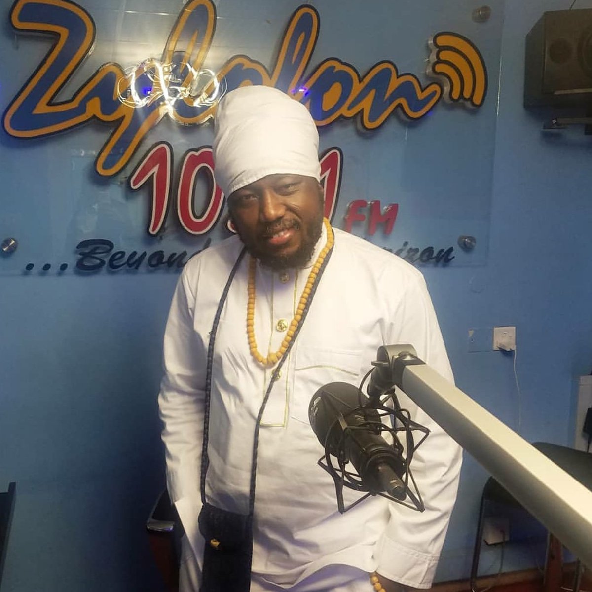 zylofon1021fm's tweet photo. The Rootical don Dada @Blakkrasta is in control now with #TaxiDriverShow. Stay tuned! https://t.co/o8UbT8kqVt