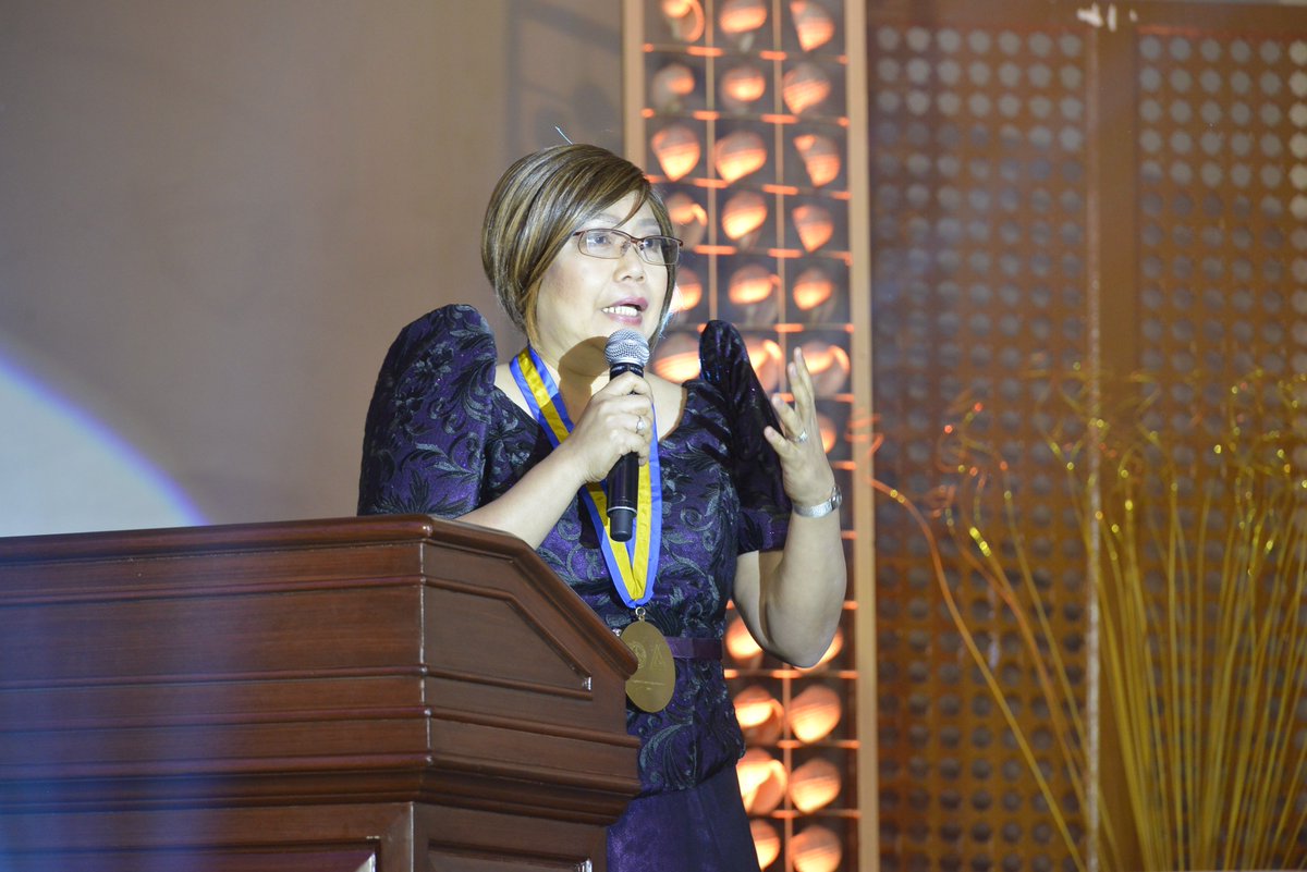 DILGLGA's tweet photo. Regional Director Lourdes Agustin of @dilgncr wins the Tatag ng Agila award. #CapDevACE2018 https://t.co/n5W8bXAFnf
