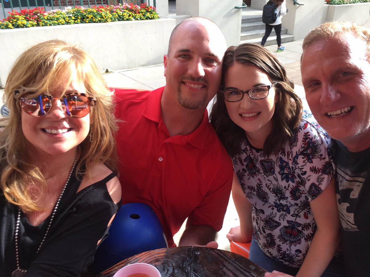 Dana D Thomas tweet media