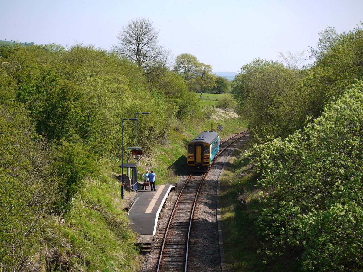 WalnutRede's tweet image. The Sugar Loaf incident...  Passenger waiting for the down railcar some years ago, driver so surprised he overshot! Changed ends, back into station and elderly lady loaded up with much merriment!  The bucoloic branch line at its best! #Sugarloafhalt #Wales
